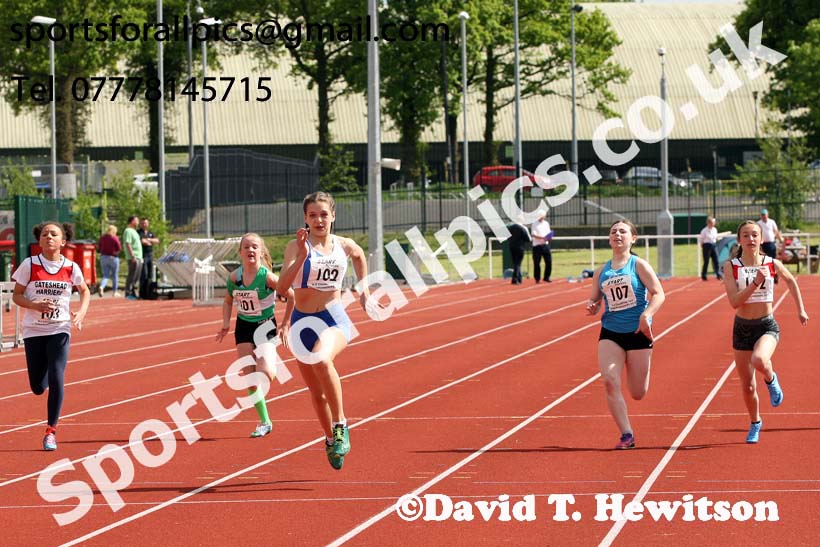 Girls under-13s 100 metres, North Eastern Track and Fields Champs., Middlesbrough. Photo: David T. Hewitson/Sports for All Pics